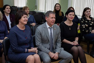 Александр Трубников отметил лучших педагогов